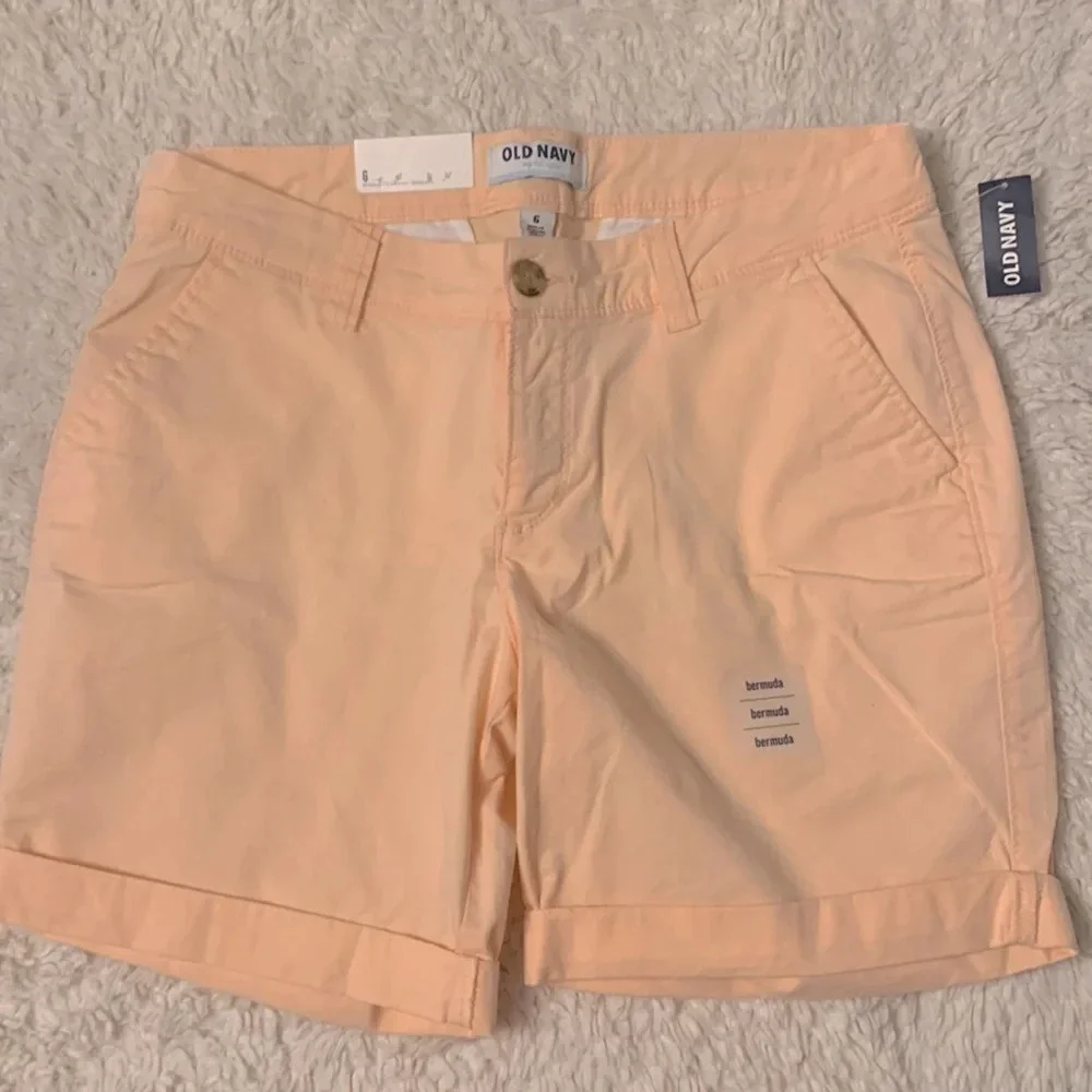 Old navy peach pink Bermuda shorts size 6 cotton stretch